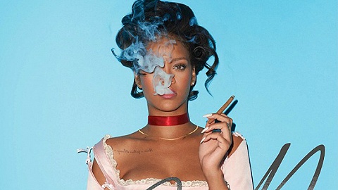 Rihanna shoots magaz