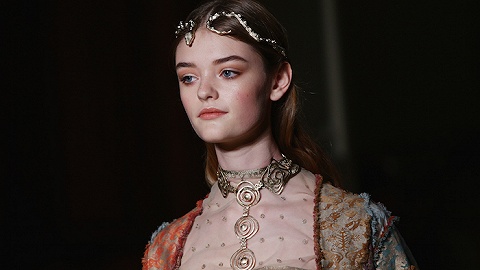 After watching Valentino Haute Couture, I