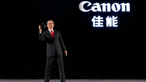 [Toy] Canon EOS 5D family has a new member