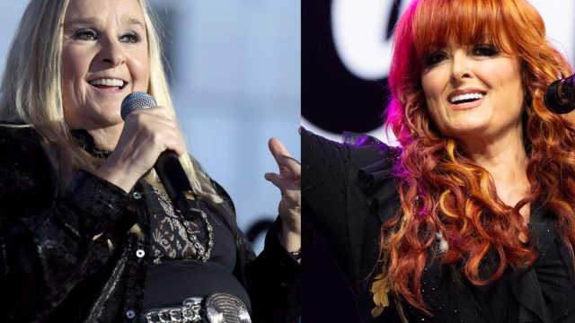 Melissa Etheridge and Wynonna Judd Stand U